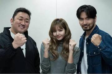 Lisa 'BLACKPINK' Syuting Film Netflix di Bandung