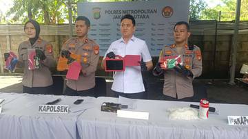 Polsek Kelapa Gading, Ungkap Kurir Ganja