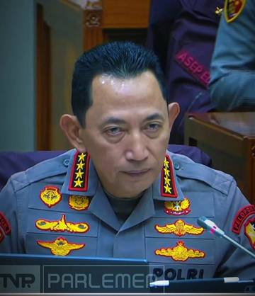 Kapolri Tegaskan Polri Tetap Di Bawah Presiden