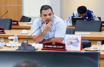Legislator DKI Soroti Jalan Rusak Akibat Hujan