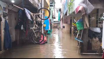 Ratusan Rumah di Rawa Buaya Terendam Banjir Satu Meter
