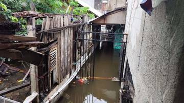 Banjir Rendam 40 RT Jakarta 