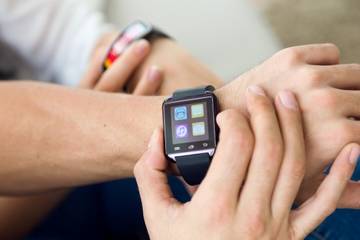 Smartwatch, Tren dan Dampak Bahayanya