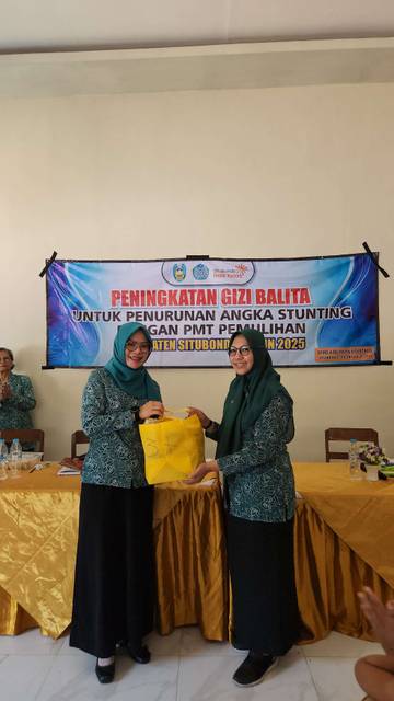 Mbak Una Bagikan 690 Paket PMT Tekan Stunting