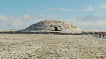 Jejak Cahaya Purba: Rahasia Monumen Kuno Musim Dingin