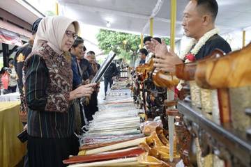 Pameran Tosan Aji Nusantara Digelar di Lumajang, Bupati Tekankan Pentingnya Pelestarian Budaya