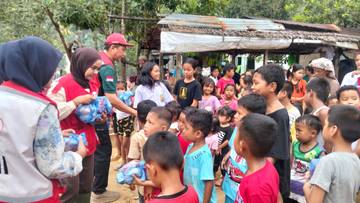 Relawan PMI Jember Dampingi Anak Penyintas Bencana Sibolga