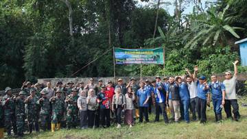 TNI Bersama Warga Mitigasi Bencana Alam Desa Kalisemut 
