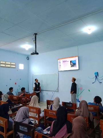 RRI Hadirkan Kuliah Praktisi di Universitas Bhinneka PGRI