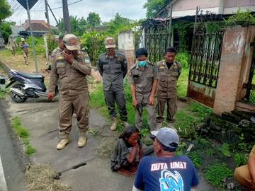​Satpol PP Kediri Amankan Orang Terlantar