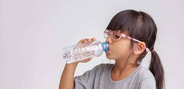 Cukup Minum Tingkatkan Konsentrasi Anak