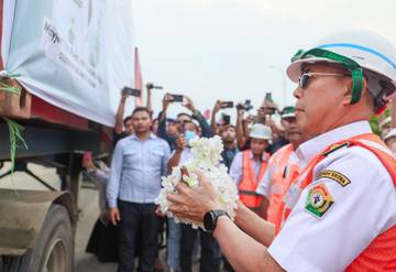 Gubernur Sultra Lepas Ekspor Feronikel Perdana ke Tiongkok