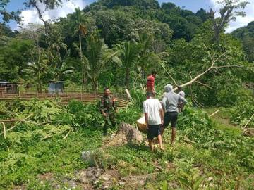 Gotong Royong Warga Tanarara Dorong Pembangunan Koperasi Baru