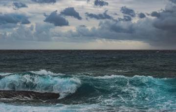 BMKG Rilis Informasi Tinggi Gelombang Perairan Wilayah NTT