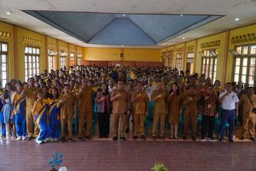 Gubernur NTT Kunjungi SMK Katolik St.Isidorus Boawae