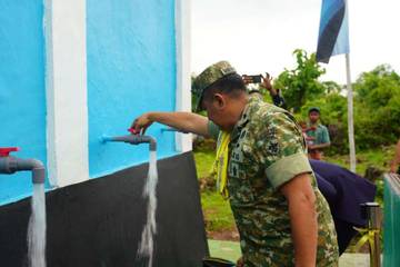 Korem 161/WS Dukung Pemenuhan Air Bersih Kampung Seroja