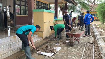 UIN SUNA Bersihkan Fasilitas MAN 6 Aceh Utara