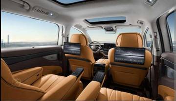 Denza D9 Pimpin Penjualan Mobil Mewah Indonesia 2025