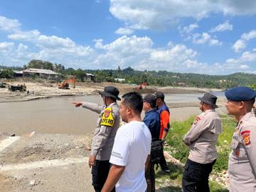 Kapolres Tinjau Rencana Pembangunan Jembatan Bailey di Sawang