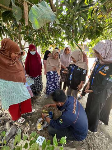 Mahasiswa UNIMAL Terapkan Biopori di Keude Mane
