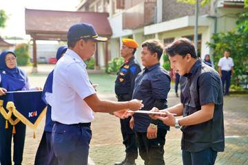 Gagalkan Pencurian Baut Penambat Bantalan Rel, Warga Blitar Dapat Penghargaan
