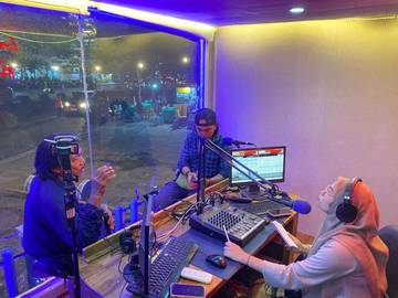 Komunitas Pencinta Vespa Bagikan Edukasi Keselamatan Berkendara