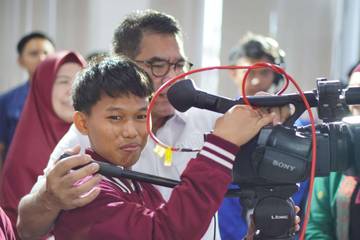 TVRI Sulsel Latih Siswa SRMA 26 Makassar Produksi Film