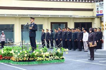 Polrestabes Makassar Peringati Hari Ibu 