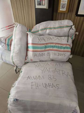 Gubernur Sulsel Terima Bantuan Yagatra Alumni FH Unhas 83