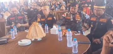 Ribuan Kiwal Garuda Hitam Padati Grand Mall Maros