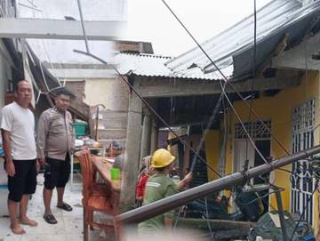 Lima Rumah Warga di Biringkanaya Diterjang Puting Beliung 