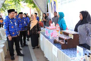 Warga Probolinggo Serbu Pasar Murah