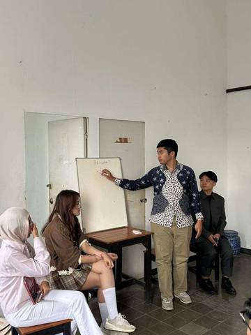 Bintang Corvi Bahas Strategi Kelola Revisi Jurnal