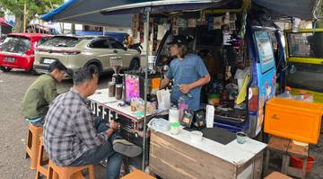 Kopi Soen Sajikan Kopi di Pasar Tradisional