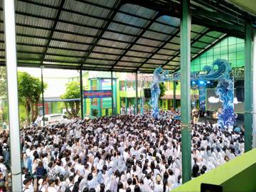 HUT ke-58 SMKN 1 Turen Hadirkan Nadhif Basalamah