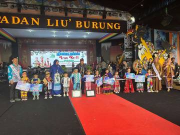 Ratusan Peserta Ramaikan Fashion Show Kenakan Batik Malinau