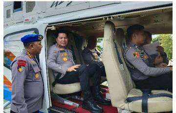 Kapolda Sulut Lakukan Patroli Melalui Udara Menggunakan Helikopter 