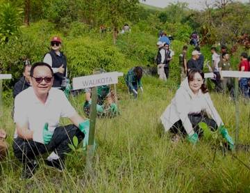 Caroll-Sendy Canangkan Gerakan Tomohon Menanam