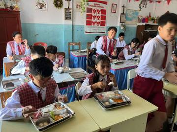 MBG Perdana SD GMIM 01 Manado