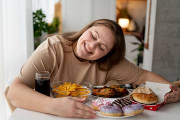Mengenal Binge Eating Disorder, Gangguan Makan Berlebihan