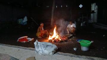 Bakar Ikan Jadi Pilihan Warga Lombok Tengah Sambut Pergantian Tahun
