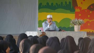 Rektor IAIH Pancor Dakwah di Darul Barokah Thailand