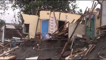 Enam Rumah Warga Bintaro Rusak Parah Diterjang Rob