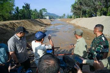 Mendagri Tinjau Normalisasi Sungai di Hutanabolon Tapanuli Tengah