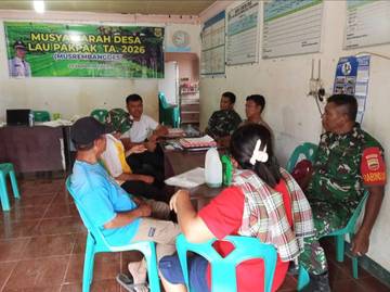 Babinsa,Kades Tigalingga Laksanakan Komsos 