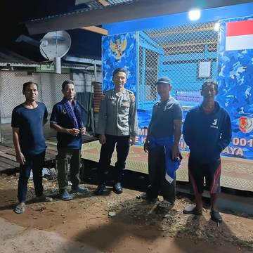 Sinergi Polisi dan Warga Jaga Pos Kamling