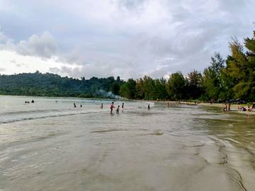 Pantai Jadi Tempat Favorit Warga Simeulue Isi Liburan   