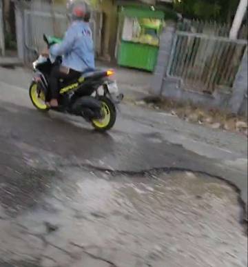 Warga Nabire Harap Perbaikan Jalan yang Rusak