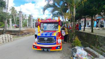 Inspirasi Petrus Wau Dibalik “Mobil Wisata” Untuk Anak-anak