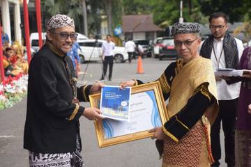 Agam Raih Penghargaan Statistik Terbaik di Sumbar 2024